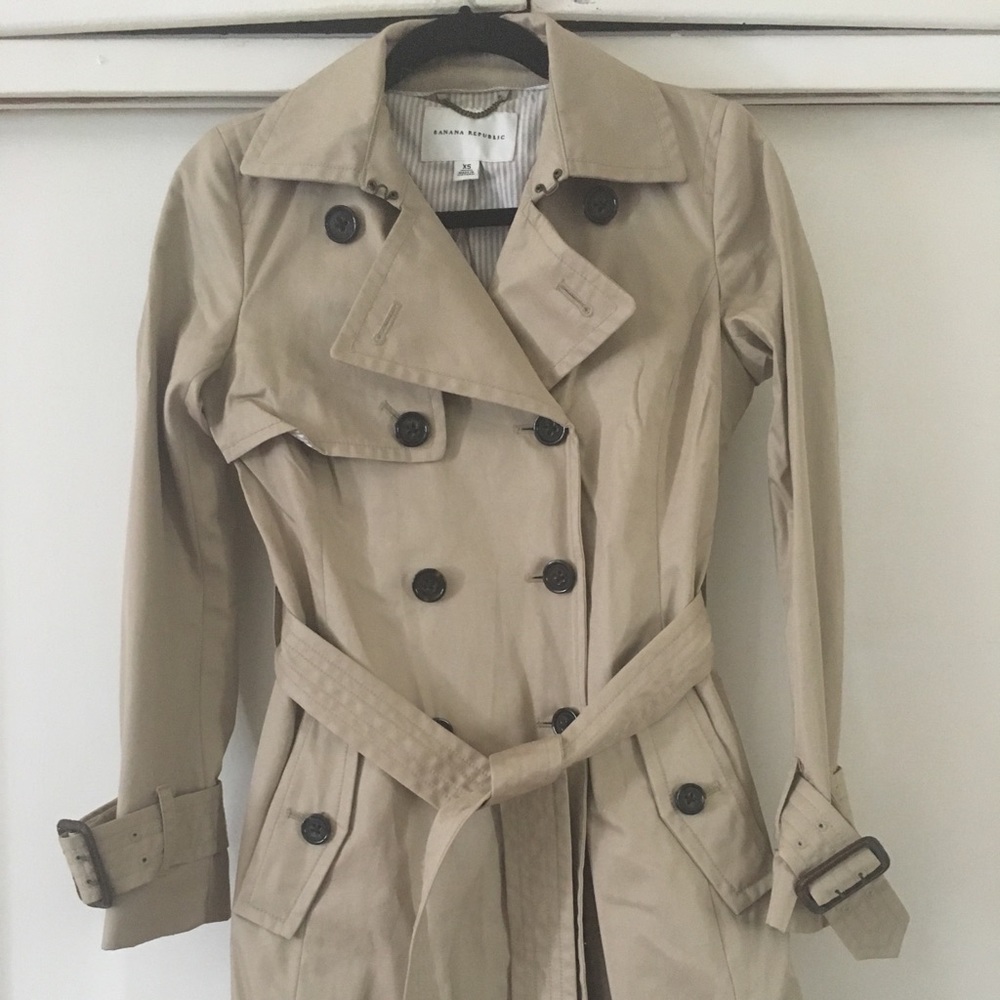 Banana Republic trench coat. Size xs